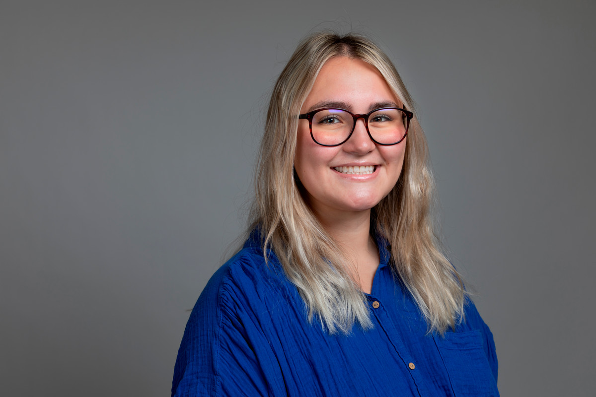 headshot of lauryn tecca